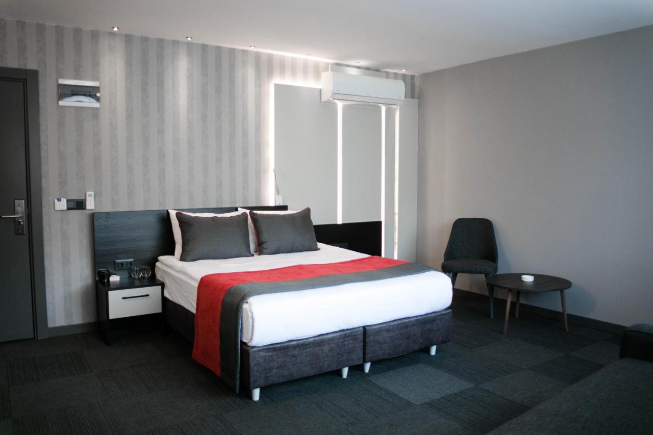 Methishotel Karsiyaka  エクステリア 写真